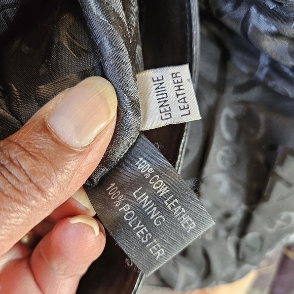 Francesco Biasia Black Patent Leather Shoulder Bag - Picture 12 of 16